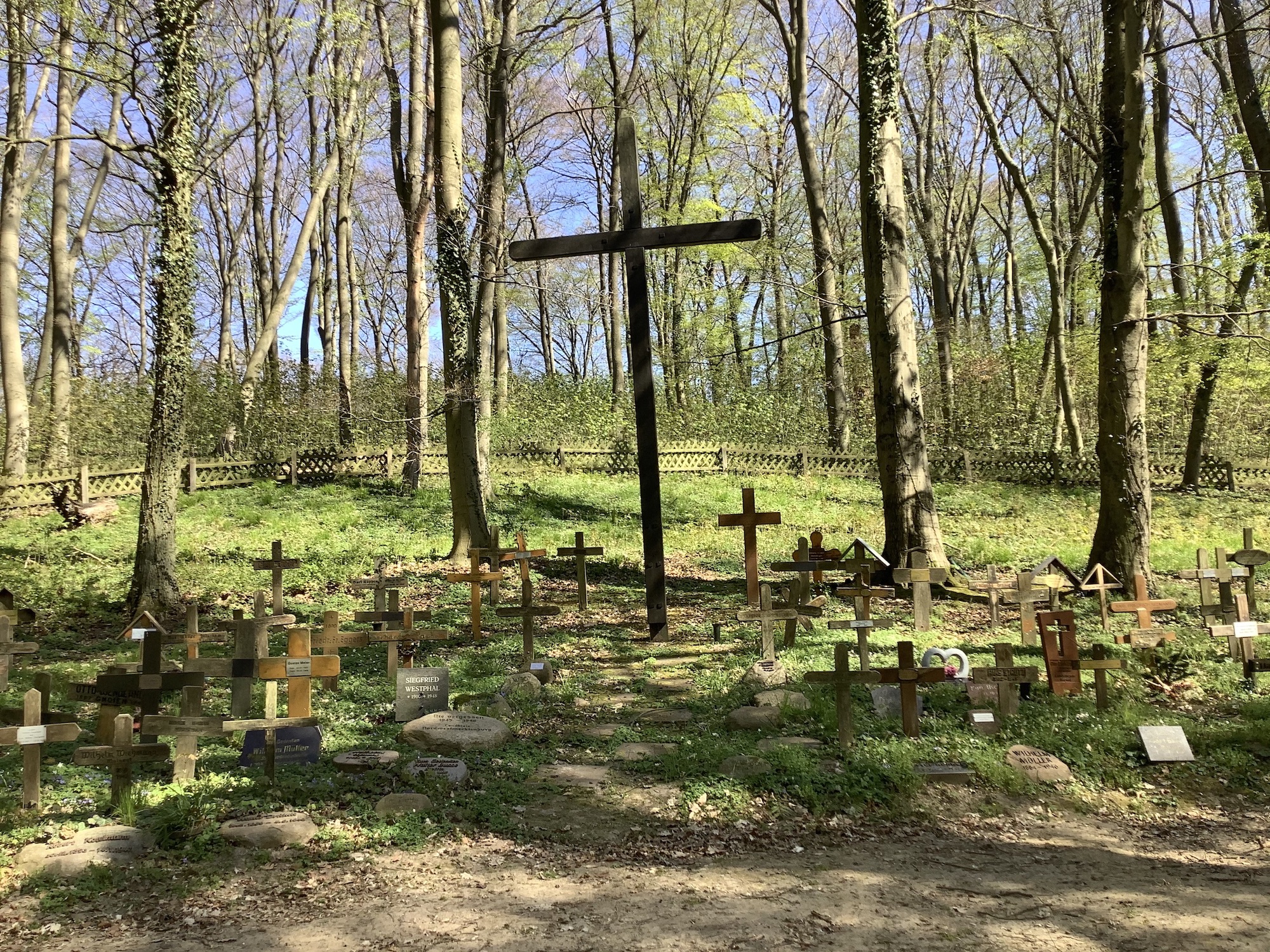 Mahn und Gedenkstätte NeubrandenburgFünfeichen Zeitlupe